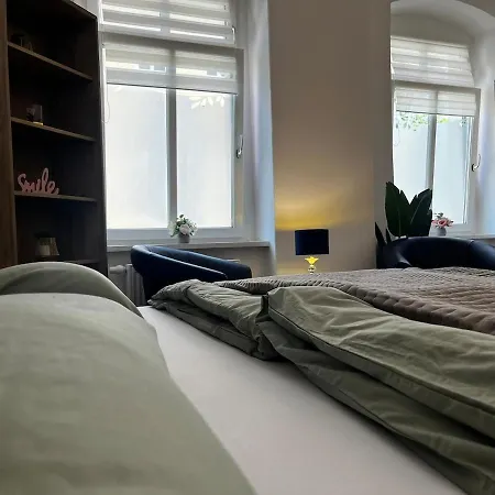 Moderne, Helle Ostviertel-flat4, Esskueche All-in5g *