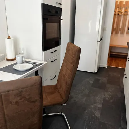 Appartement Moderne, Helle Ostviertel-flat4, Esskueche All-in5g Gera